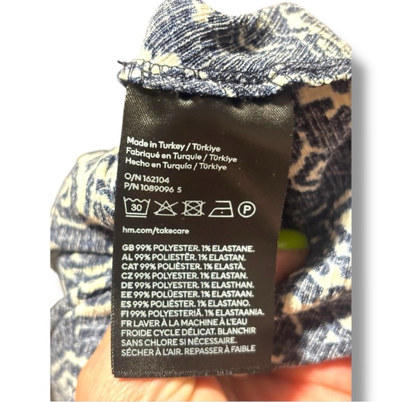 H&M Navy and White Print Asymmetrical Adjustable Tie Halter Sundress - Picture 11 of 16